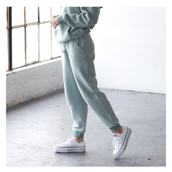 Feat Jogger - Picture 2 of 5